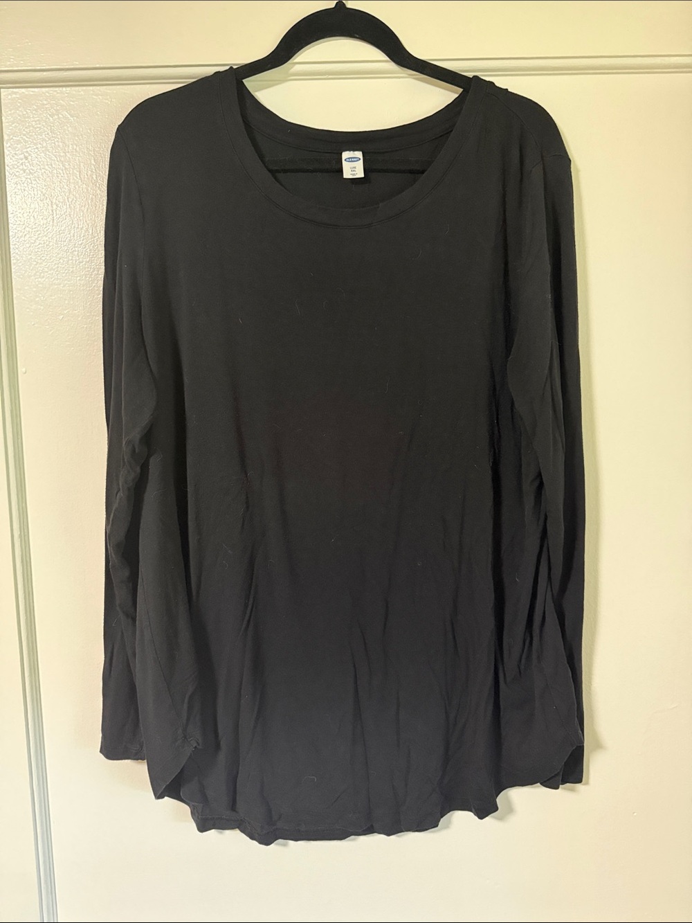 Old Navy Black Long-Sleeve Crewneck Tee